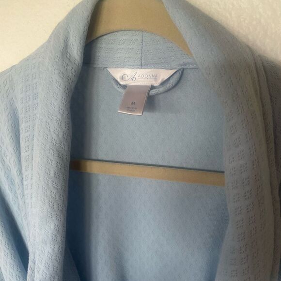 Blue robe  - Picture 3 of 3
